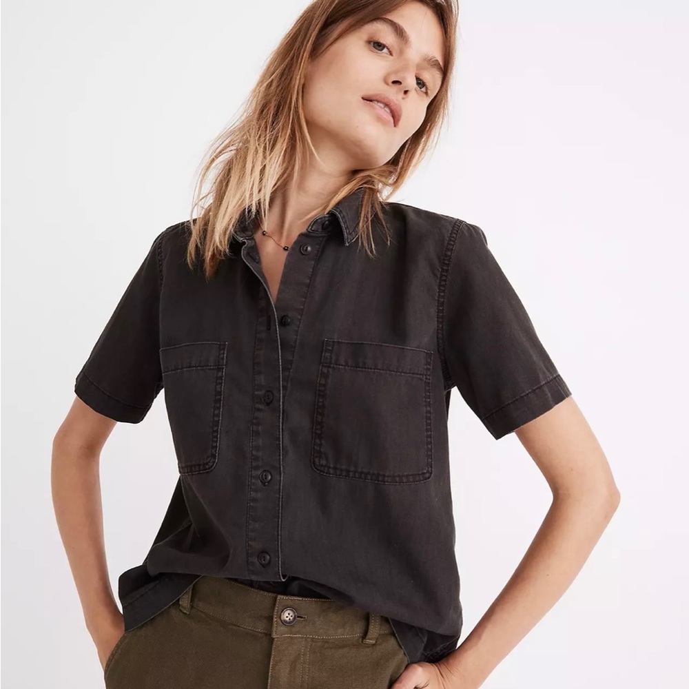 Madewell Denim Short-Sleeve Button-Up in Lunar Wash